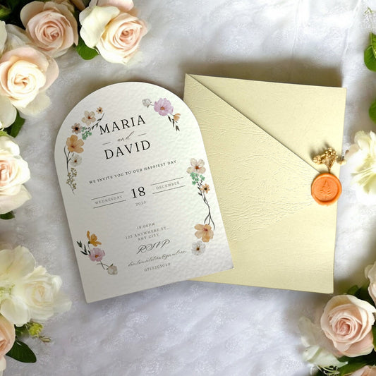 Invitation de mariage design personnalisé avec une enveloppe ornée d’un sceau et de fleurs - FUDA Invitation