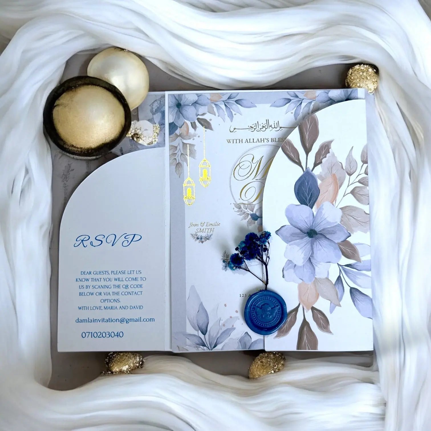 Invitation de mariage islamique en feuille d'or, design spécial avec sceau, fleurs décoratives et enveloppe florale. Personnalisez chaque détail pour une cérémonie élégante - FUDA Invitation